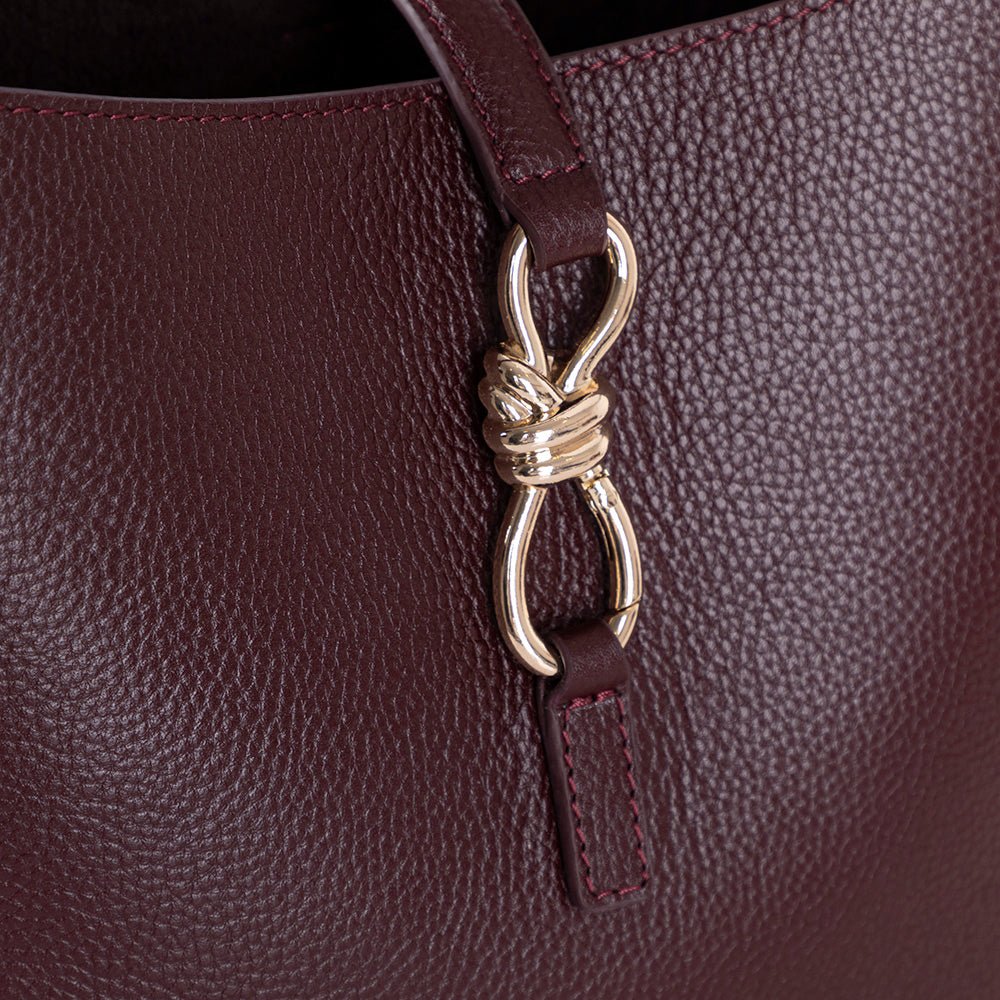 Azura Women’s Leather Shoulder Bag – Genuine Leather Handbag for Everyday Elegance | Minimal & Handcrafted