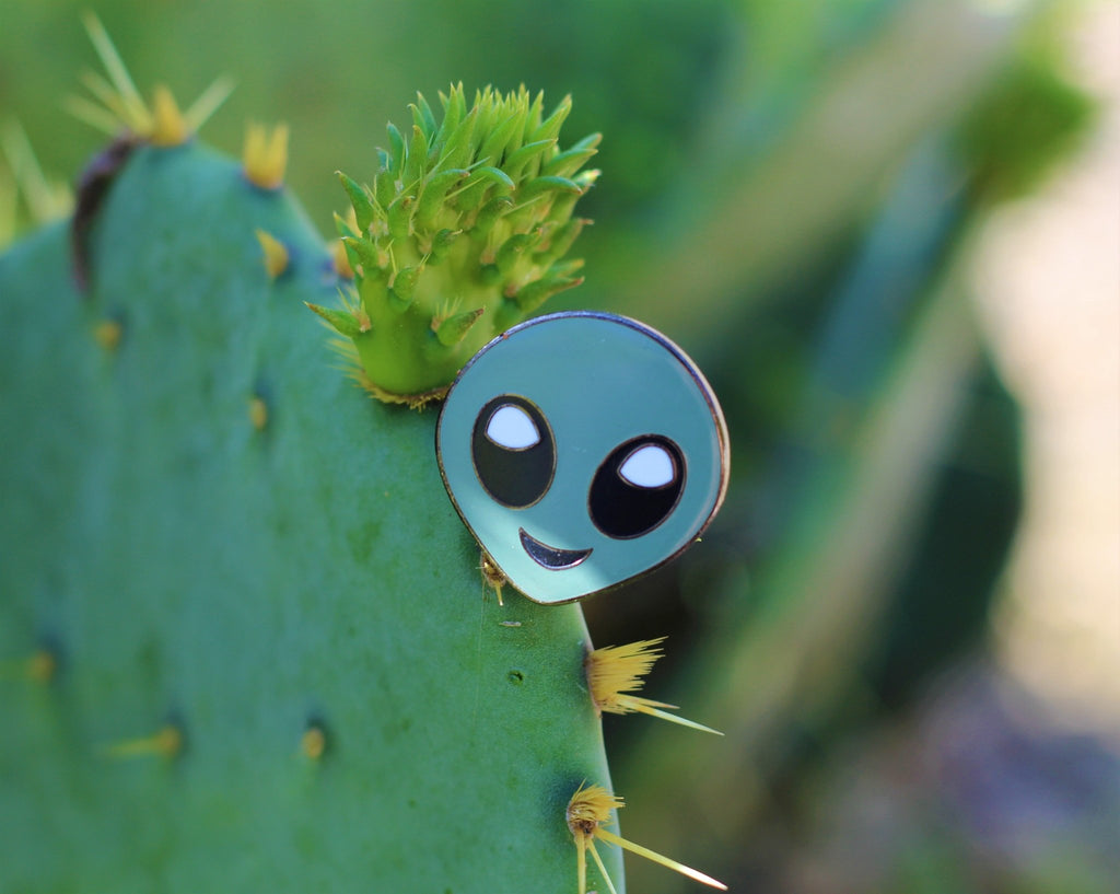 Alien Emoji Pin – Outer Space Extra Terrestrial Enamel Pin