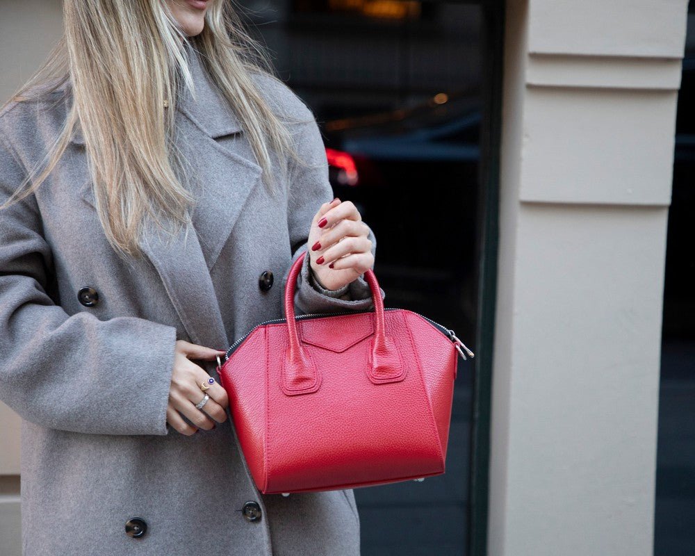Lorenza Small Women’s Leather Bag – Genuine Leather Handbag for Everyday Elegance | Minimal & Handcrafted
